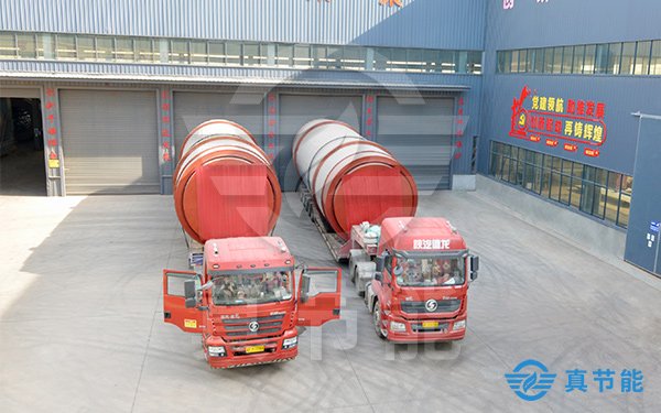 電鍍污泥干化機(jī)運(yùn)輸現(xiàn)場